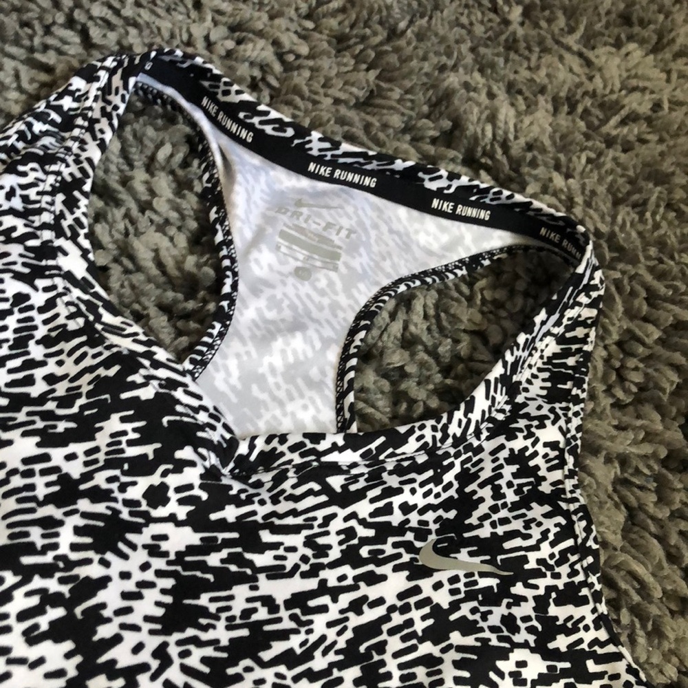 New Nike Dri-Fit Workout Top - Picture 2 of 4